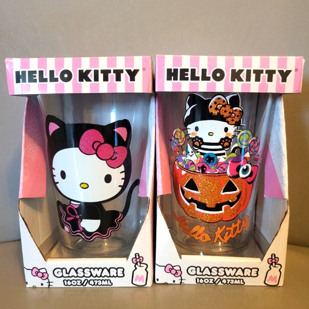 Brand new set of 2 limited edition Halloween hello kitty 16 oz glasses